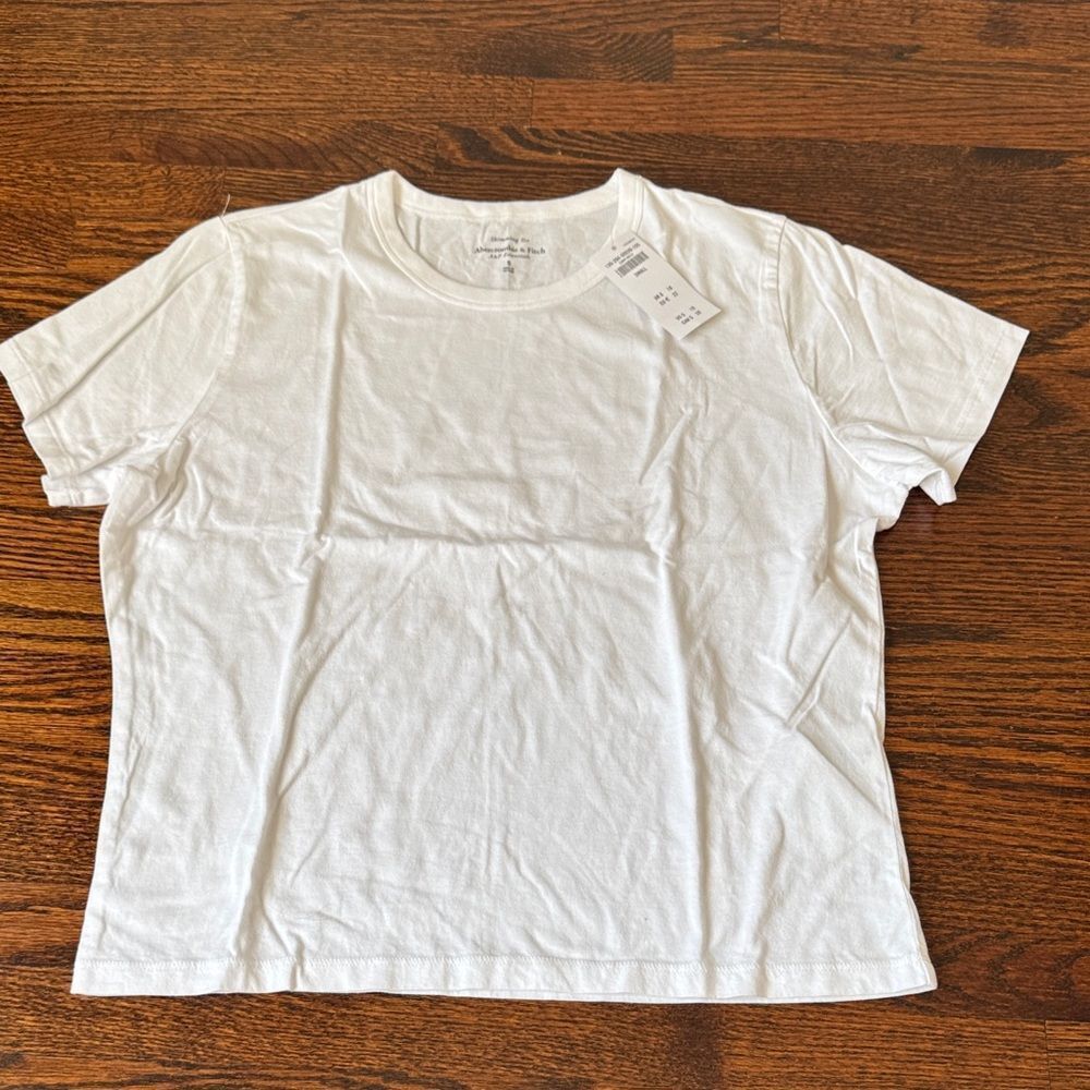 Abercrombie - Universal Thread Soft White Tee